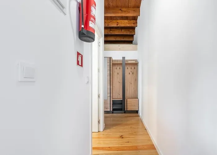 Apartamento Charming 2br W Terrace & Garden