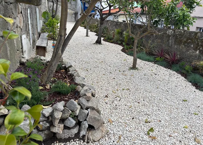 Apartamento Charming 2br W Terrace & Garden *