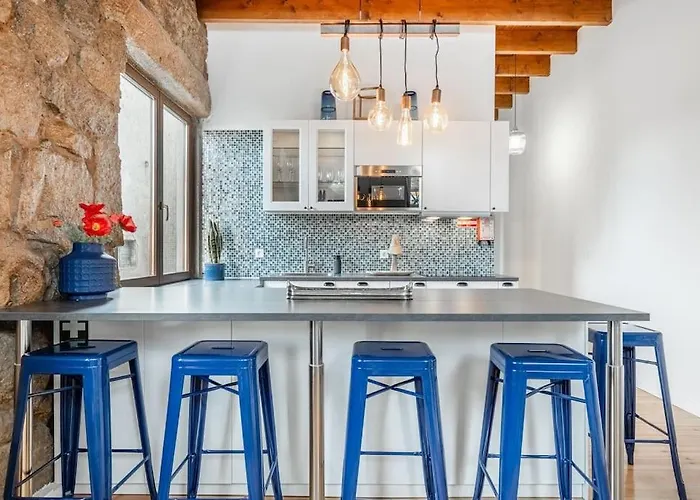 Charming 2br W Terrace & Garden * 포르투