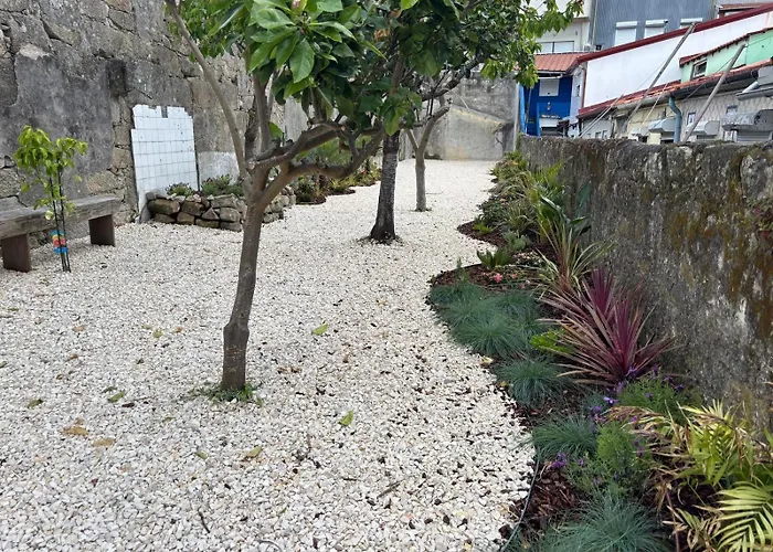 Charming 2br W Terrace & Garden * Porto