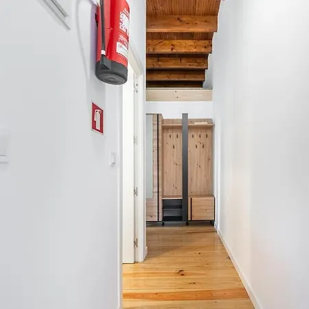 Apartmán Charming 2br W Terrace & Garden