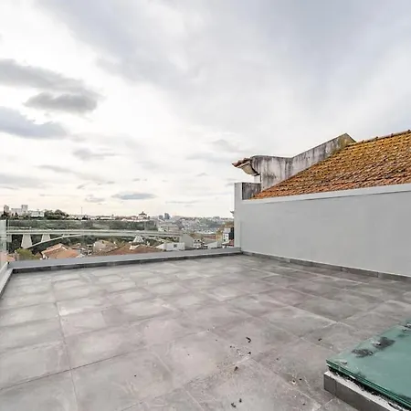 Apartmán Charming 2br W Terrace & Garden *