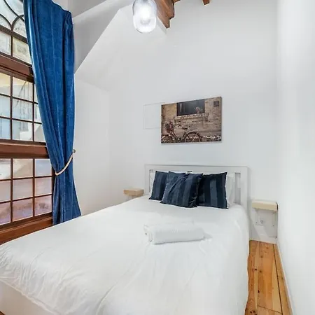 Charming 2br W Terrace & Garden Apartmán *