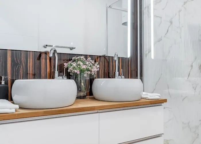 Charming 2br W Terrace&garden