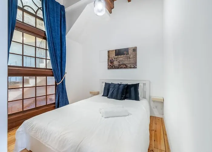 Charming 2br W Terrace&garden Apartment *